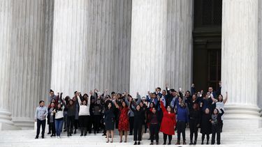 Conservadores de corte de EEUU apoyan final de programa DACA