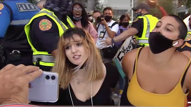 se caldean los animos entre seguidores de biden  y trump en visita del presidente a miami