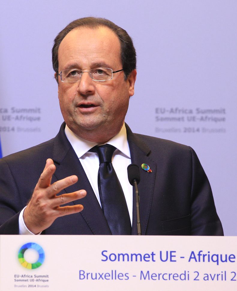 El presidente franc&eacute;s Francois Hollande en una rueda de prensa en la reuni&oacute;n cimera de la UE-Africa en Bruselas el mi&eacute;rcoles 2 de abril del 2014. (Foto AP/Yves Logghe)