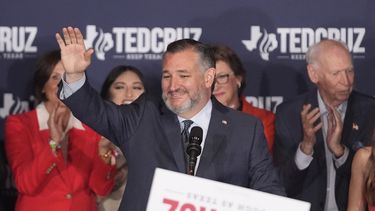 El senador Ted Cruz, republicano de Texas, habla durante una fiesta de seguimiento electoral, la noche del martes 5 de noviembre de 2024, en el Marriott Marquis de Houston. (AP Foto/LM Otero)