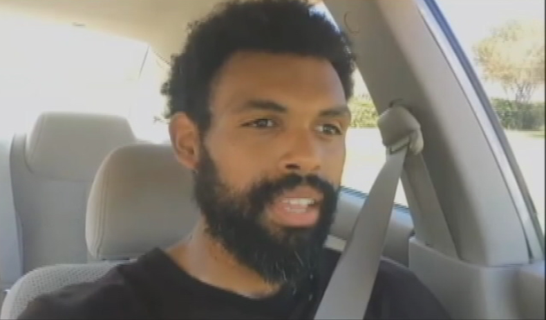 HOMBRE GRABA VIDEO.png