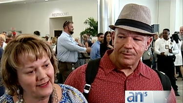cubanos americanos viajan en el crucero adonia hacia la habana