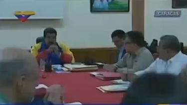 americateve | Nicolás Maduro acusó a Estados Unidos de injerencia en los asuntos internos de Venezuela y convocó una sesión extraordinaria de la UNASUR para analizar el tema.