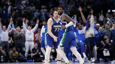Los 26 puntos de Irving en cuarto periodo no alcanzan a Mavs