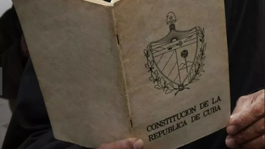 nueva constitucion en cuba: articulos en piedra y mutaciones en derechos y economia