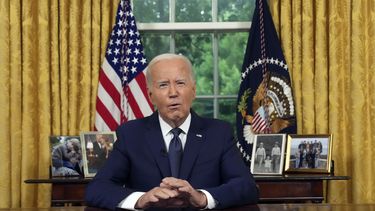 El presidente Joe Biden pronuncia un discurso a la nación desde el Despacho Oval de la Casa Blanca, el domingo 14 de julio de 2024, en Washington. (Erin Schaff/The New York Times vía AP, foto compartida)