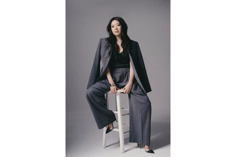 Esta foto sin fecha, proporcionada por Jenny Anderson, muestra a Vivian Tu, creadora de contenido sobre finanzas personales. (Jenny Anderson vía AP)