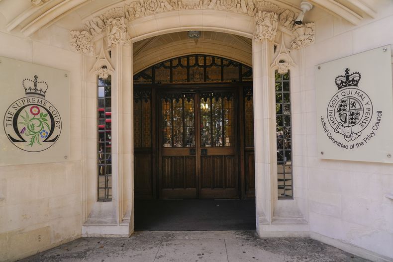 La entrada de la Corte Suprema de Gran Bretaña, en Londres, el 11 de octubre de 2022.. (Foto AP /Alberto Pezzali)