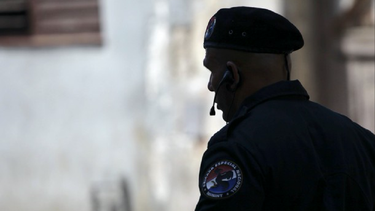 cuba: mas de 100 anos de carcel a oficiales del minint