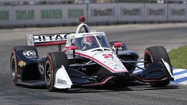 Newgarden busca recuperar la cima; gana la pole en Detroit