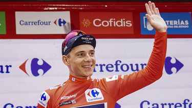 Evenepoel gana etapa y se consolida como líder de la Vuelta