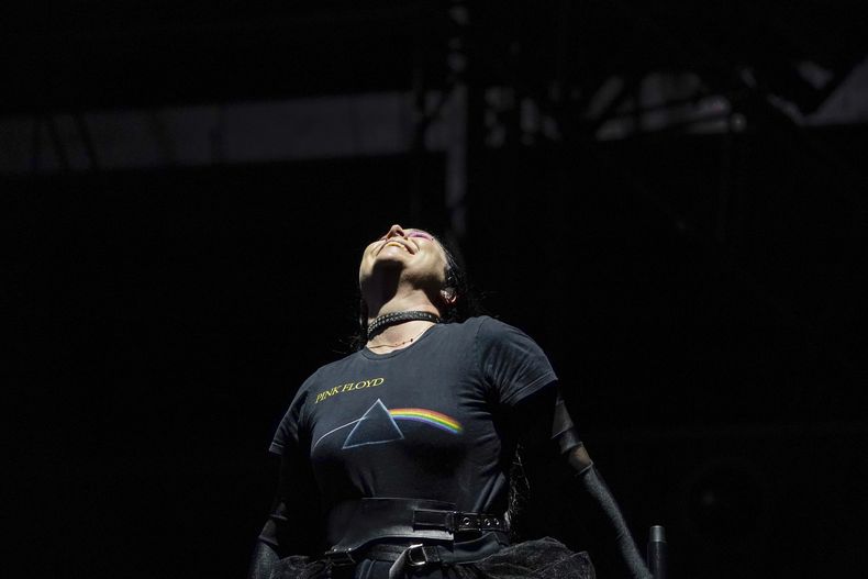 La vocalista estadounidnese Amy Lee de la banda Evanescence durante su concierto en el festival HERA HSBC en la Ciudad de México el sábado 24 de agosto de 2024. (Foto AP/Aurea Del Rosario)