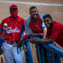Dos peloteros cubanos desertan en México mientras sus compatriotas brillan en las Grandes Ligas​