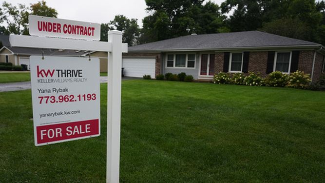 Una vivienda en venta en Arlington Heights, Illinois, el 16 de septiembre del 2026. (AP foto/Nam Y. Huh)