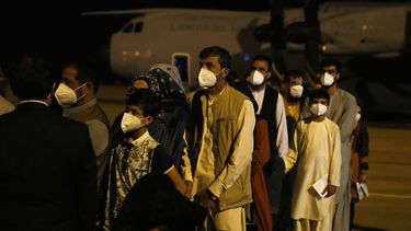 Aviones españoles parten semivacíos de Kabul debido a caos