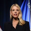La secretaria de Justicia, Pam Bondi, habla en una conferencia de prensa en la DEA, el martes 15 de julio de 2025, en Arlington, Virginia. (AP Foto/Julia Demaree Nikhinson)