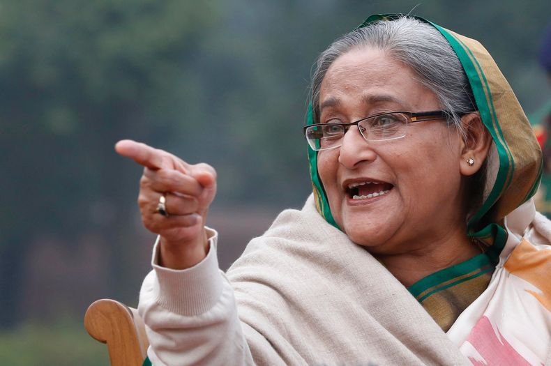 ARCHIVO- La primera ministra de Bangladesh, Sheikh Hasina, durante una conferencia de prensa en Daca, Bangladesh, el 6 de enero de 2014. (AP Foto/Rajesh Kumar Singh, archivo)