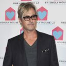 ARCHIVO - Charlie Colin en el 24o almuerzo anual de premiación de Friendly House Los Angeles el 26 de octubre de 2013 en Los Angeles. Colin, bajista y fundador de la banda de pop-rock Train ha muerto. Tenía 58 años. (Foto Richard Shotwell/Invision/AP, archivo)