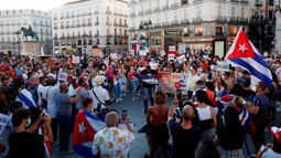 reforma migratoria en espana deja en el limbo a miles de migrantes cubanos