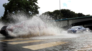 toda la isla recibiria este martes entre dos a cuatro pulgadas de lluvia por una onda tropical