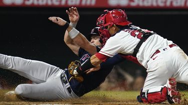 Medias Rojas ganan, Angelinos baten récord con 14ta derrota