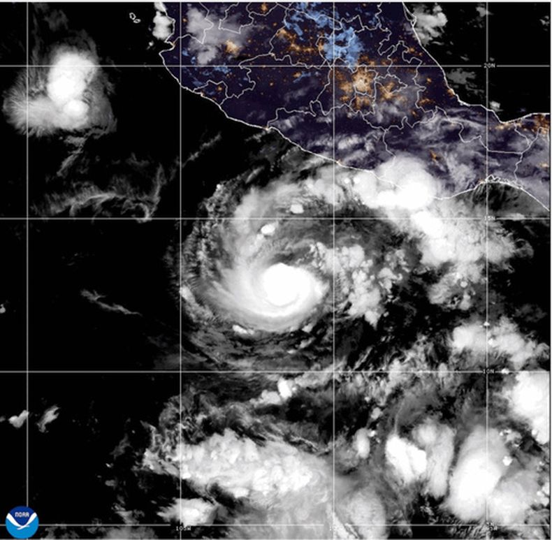 Esta imagen satelital de GOES-19 GeoColor, distribuida por la Oficina Nacional de Administración Oceánica y Atmosférica de Estados Unidos (NOAA, por sus siglas en inglés) y tomada el 15 de octubre de 2026, muestra al huracán Trudy en el Pacífico. (NOAA vía AP)