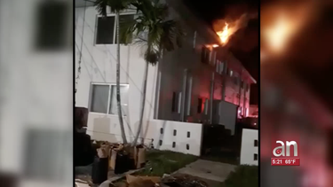 las impresionantes imagenes de un incendio en un complejo de apartamentos en north miami
