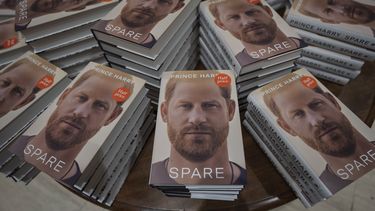 “Spare” del príncipe Enrique vende millones de ejemplares