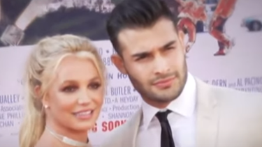 el ex esposo de britney spears quiere que la cantante le envie mas dinero para la manutencion de sus hijos