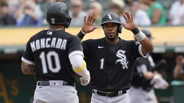 Andrus castiga otra vez a Oakland; Medias Blancas ganan
