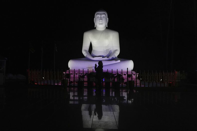 La estatua de Buda en Franklin Township, Nueva Jersey, el 30 de noviembre del 2024. (Foto AP /Luis Andres Henao)