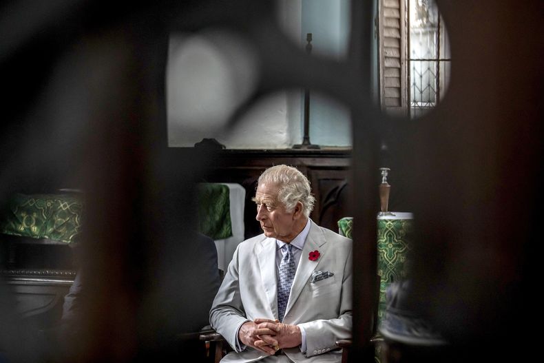 El rey británico Carlos III durante una reunión en la catedral de Mombasa en Kenia, el viernes 3 de noviembre de 2023. (Luis Tato/Pool Photo via AP)