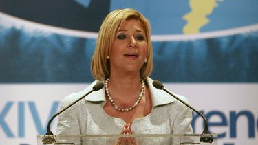 Condenan a 10 años de prisión ex primera dama de El Salvador