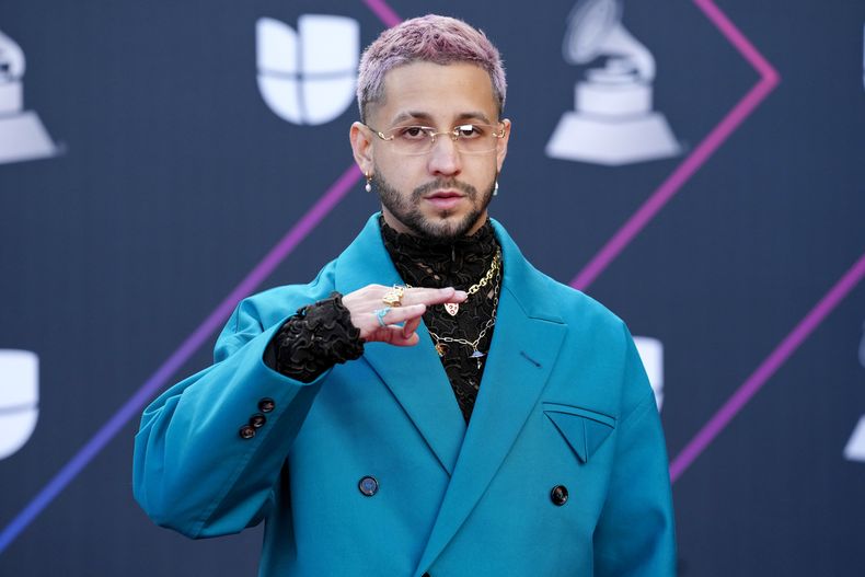 ARCHIVO - Mora llega a la 22a entrega anual del Latin Grammy el 18 de noviembre de 2021 en la Arena MGM Grand Garden en Las Vegas. Mora lanzó su álbum Estrella el 28 de agosto de 2023. (Foto Eric Jamison/Invision/AP, archivo)