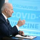 El presidente Joe Biden habla sobre la respuesta del gobierno al COVID-19, en el edificio de la Oficina Ejecutiva Eisenhower, en Washington, el 13 de enero de 2022. (Foto AP/Andrew Harnik, Archivo)