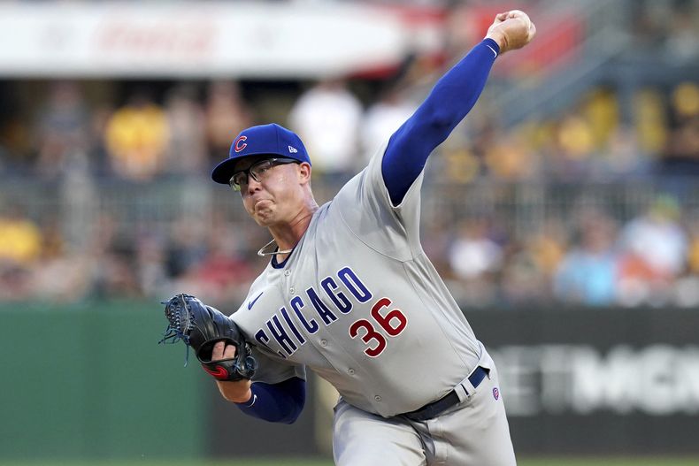 Jordan Wicks, abridor de los Cachorros de Chicago, hace un lanzamiento ante los Piratas de Pittsburgh, el sábado 26 de agosto de 2023 (AP Foto/Matt Freed)