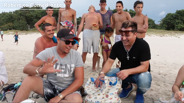 ¿que prefieren los cubanos; un camion para la playa o un hotel 5 estrellas?