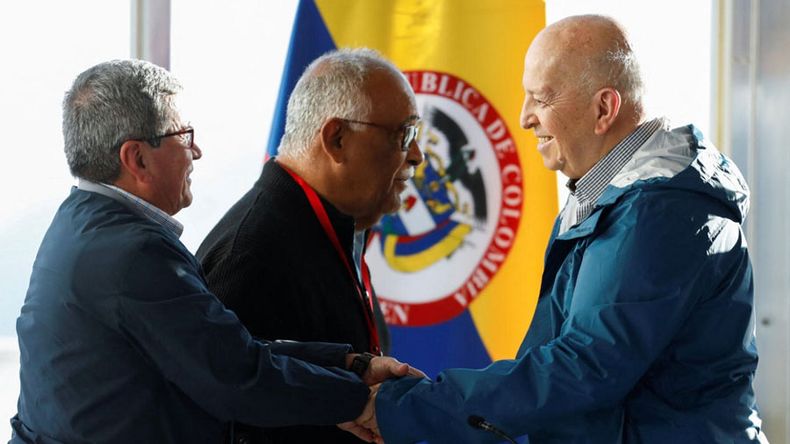 se-aplaza-el-quinto-ciclo-de-negociaciones-de-paz-entre-el-gobierno-de-colombia-y-el-eln-14272.jpg