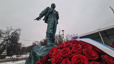 Putin y Díaz-Canel inauguran una estatua del dictador  Fidel Castro en Moscú