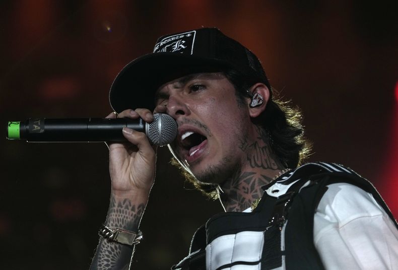 El cantante mexicano Natanael Cano durante su presentación en el primer día del festival Arre en la Ciudad de México el domingo 10 de septiembre de 2023. (Foto AP/Fernando Llano)