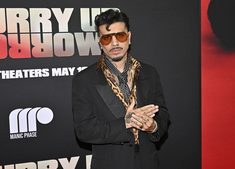Rauw Alejandro asiste al estreno de Hurry Up Tomorrow en AMC Lincoln Square el martes 13 de mayo de 2025, en Nueva York. (Foto Evan Agostini/Invision/AP)