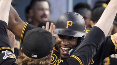 Piratas doblegan a Dodgers y los barren