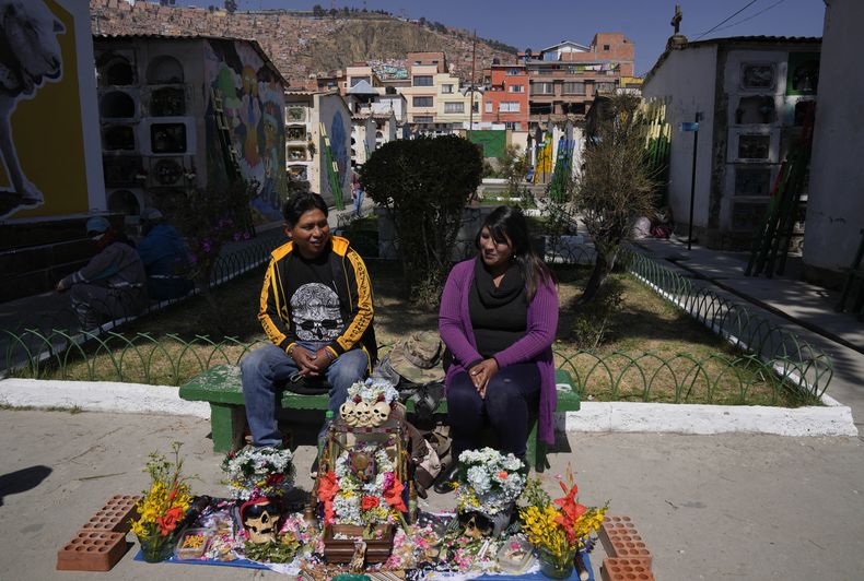AMS-GEN BOLIVIA-FIESTA ÑATITAS