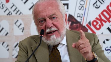 El dueño del Napoli Aurelio De Laurentiis durante una rueda de prensa en la Asociación de Prensa Extranjera, el miércoles 23 de septiembre de 2026, en Roma. (AP Foto/Domenico Stinellis)