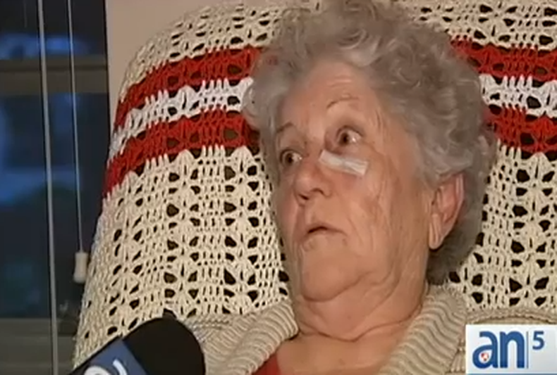 Lo peor es que tras múltiples llamadas, ninguna autoridad respondía a su emergencia y el fiero animal sigue allí. Sin embargo esta tarde el departamento de animales de Miami Dade confirmó a América Noticias que sacaría al perro de la vivienda.