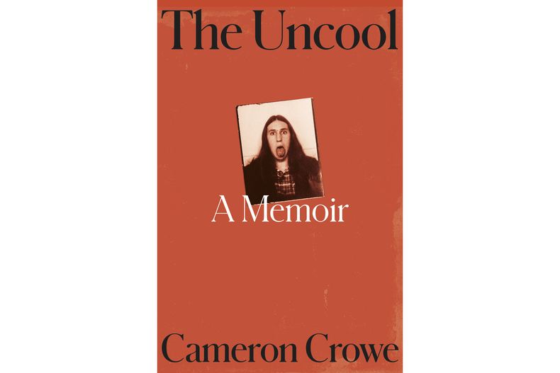 Esta imagen de portada publicada por Avid Reader Press muestra The Uncool, las memorias de Cameron Crowe. (Avid Reader Press vía AP)