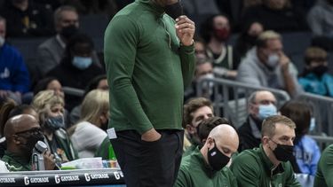 Fuente AP: Lakers eligen a Ham como nuevo entrenador