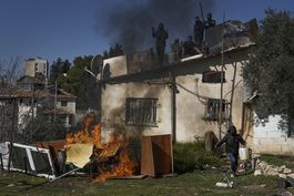 palestinos resisten intento de expulsarlos en jerusalen