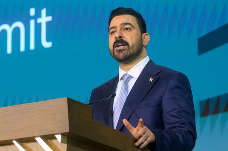 El primer ministro iraquí Ali al-Zaidi habla en la Cumbre Empresarial de Irak de EEUU en la Cámara de Comercio de EEUU, el 17 de julio de 2026, en Washington. (Foto AP/Rod Lamkey, Jr.)