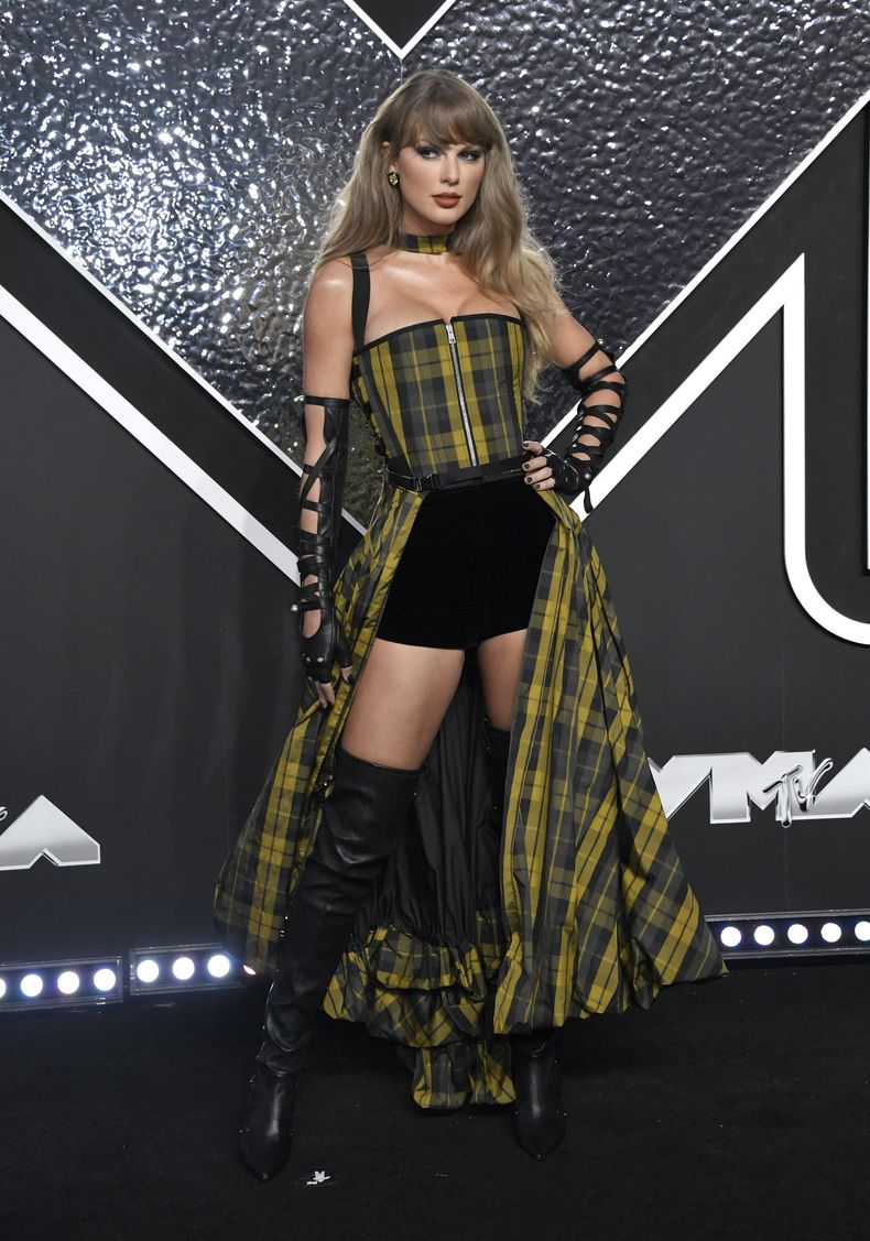 Taylor Swift llega a los Premios MTV a los Videos Musicales el miércoles 11 de septiembre de 2024 en el UBS Arena de Elmont, Nueva York. (Foto Evan Agostini/Invision/AP)